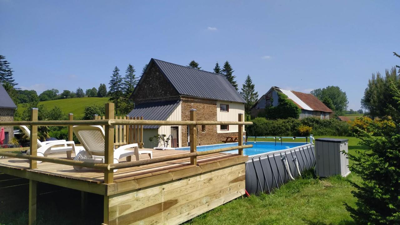 Gite "La Renaudaie" - Piscine Juvigny Les Vallees Exterior foto